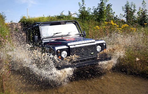 land-rover-defender-off-road