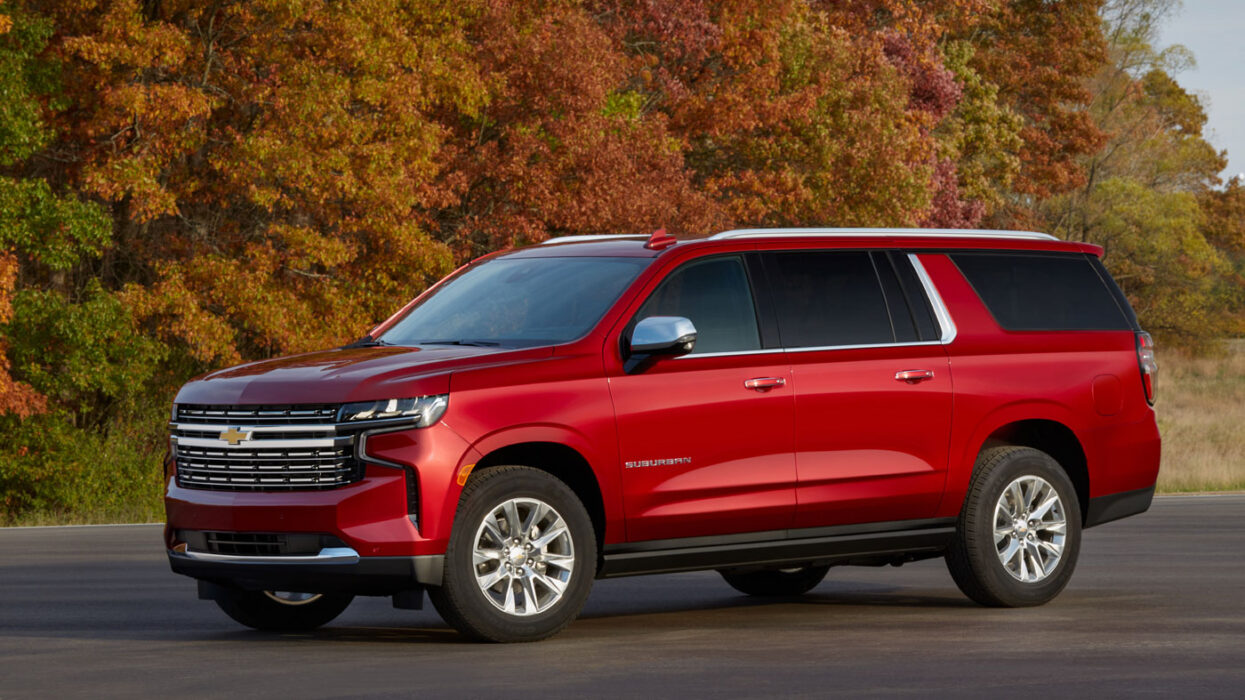 2021 Chevrolet Suburban 4WD LT Turbo-Diesel Review – Smooth and powerful