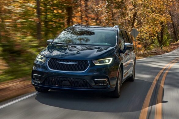 2023 Chrysler Pacifica Pinnacle Hybrid